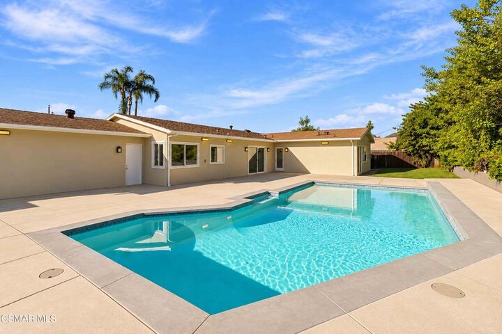 Property Photo:  45 Wales Street  CA 91360 