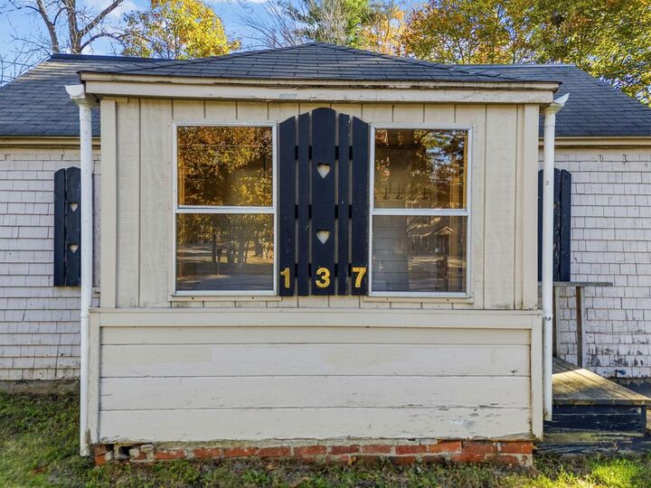 Property Photo: 137 Harpswell Road ME 04011