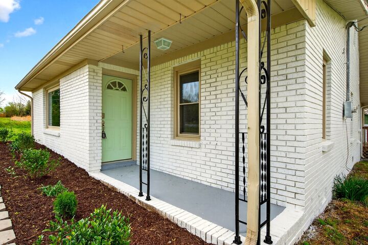 Property Photo:  946 Clearview Rd  TN 37048 