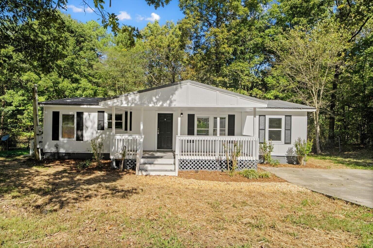 Property Photo: 120 Forest Hill Drive GA 30705