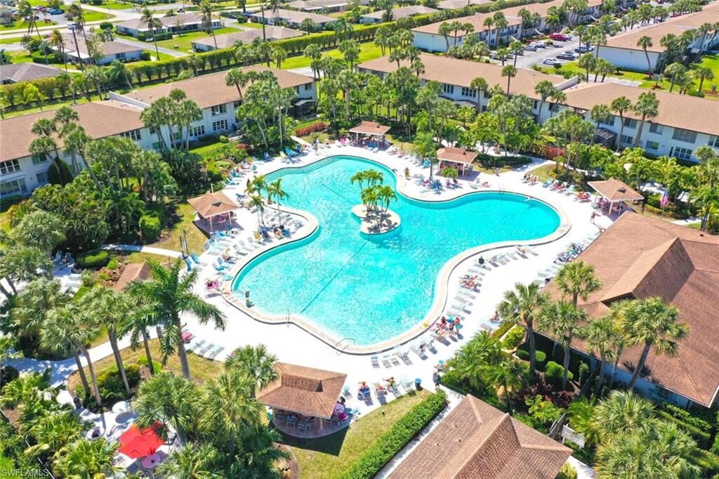 Property Photo: 4065 Northlight Dr 1807 FL 34112