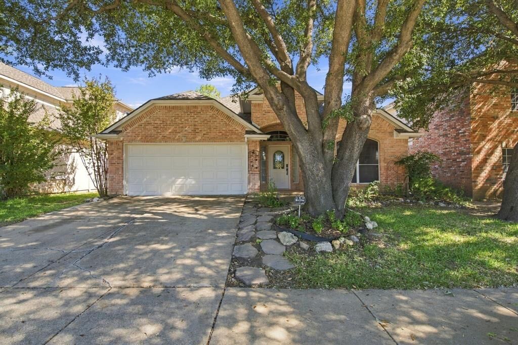 Property Photo: 8532 Western Meadows Drive TX 76244