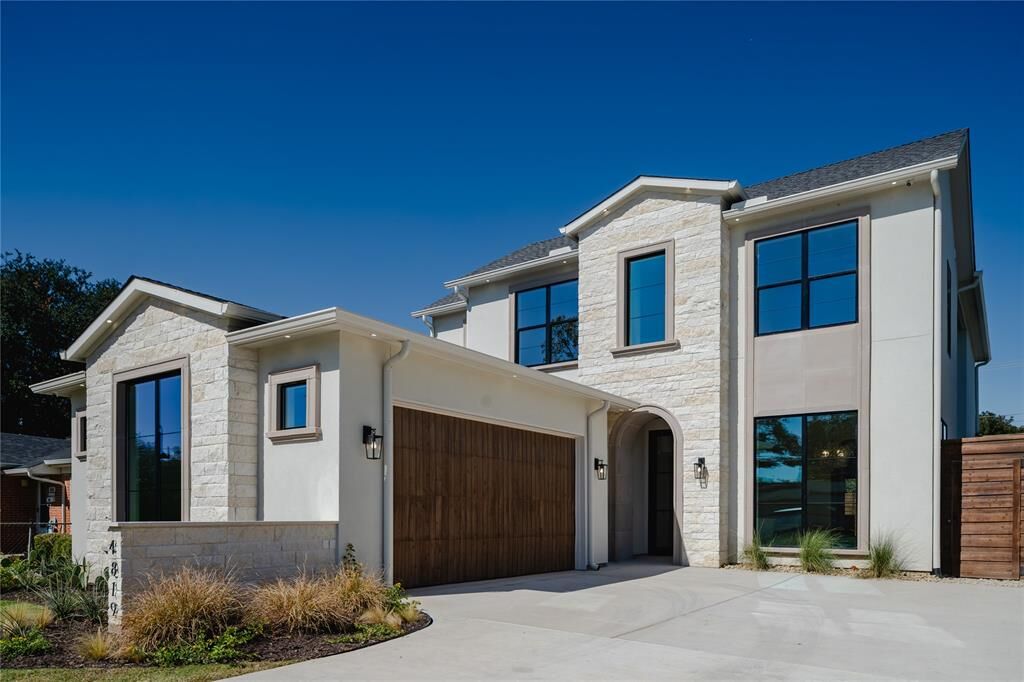 Property Photo: 4819 Linnet Lane TX 75209