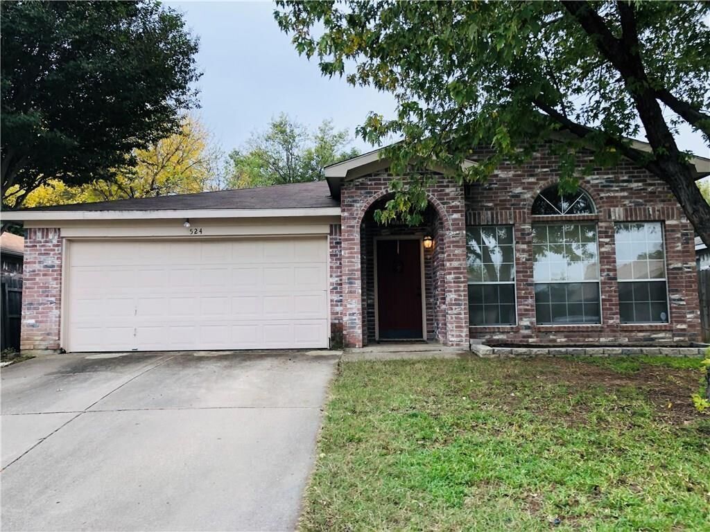 Property Photo: 524 Blue Haze Drive TX 76108