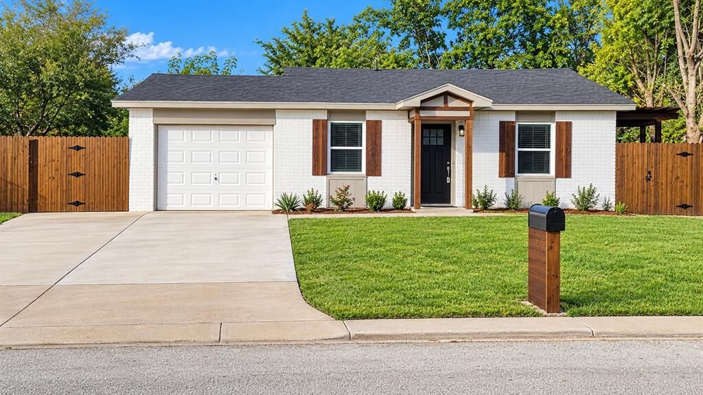 Property Photo:  2451 Dancy Drive N  TX 76131 