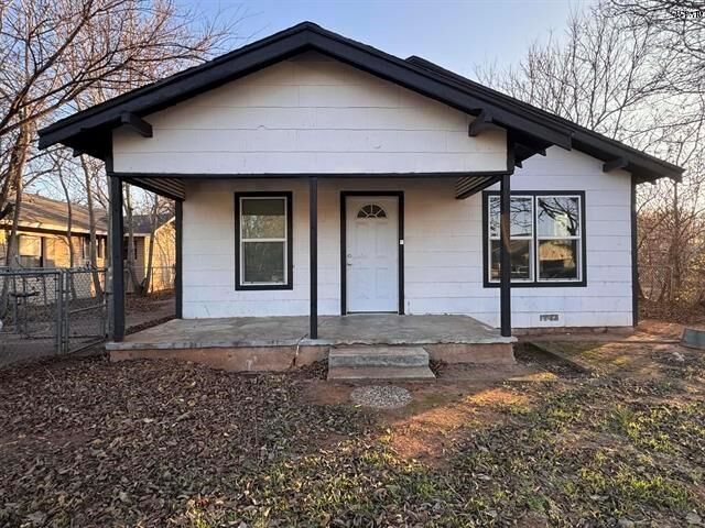 Property Photo:  1417 N 7th Street  TX 76306 