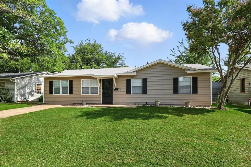 Property Photo:  106 Tarrant Drive  TX 76039 