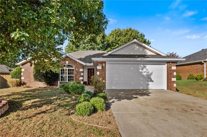 Property Photo: 441 Spicewood Trail AR 72719
