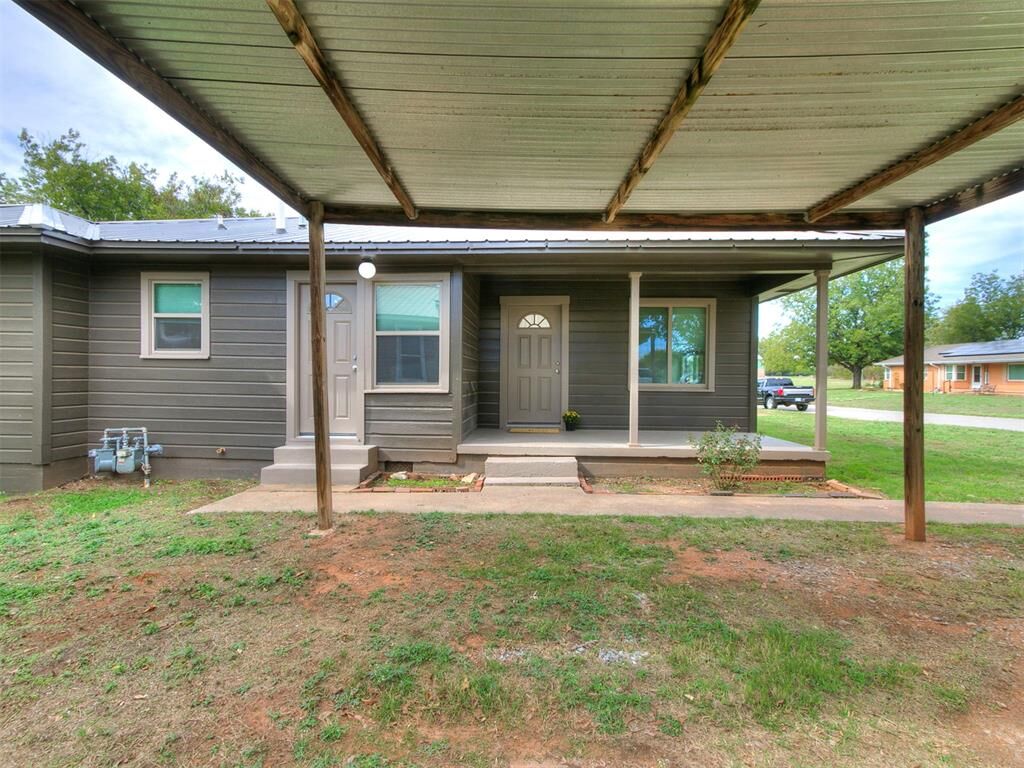 Property Photo: 715 W Wisconsin Avenue OK 73018