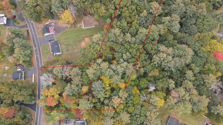 Property Photo:  60 Brookdale Rd  NH 03079 
