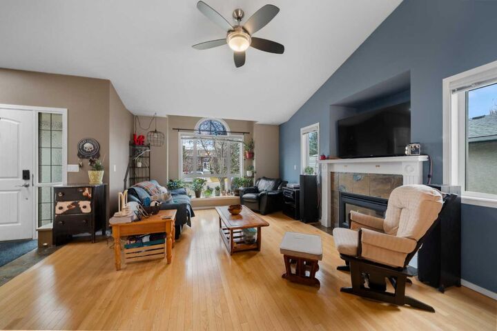 Property Photo: 1321 Whitfield Avenue AB T0M 0S0