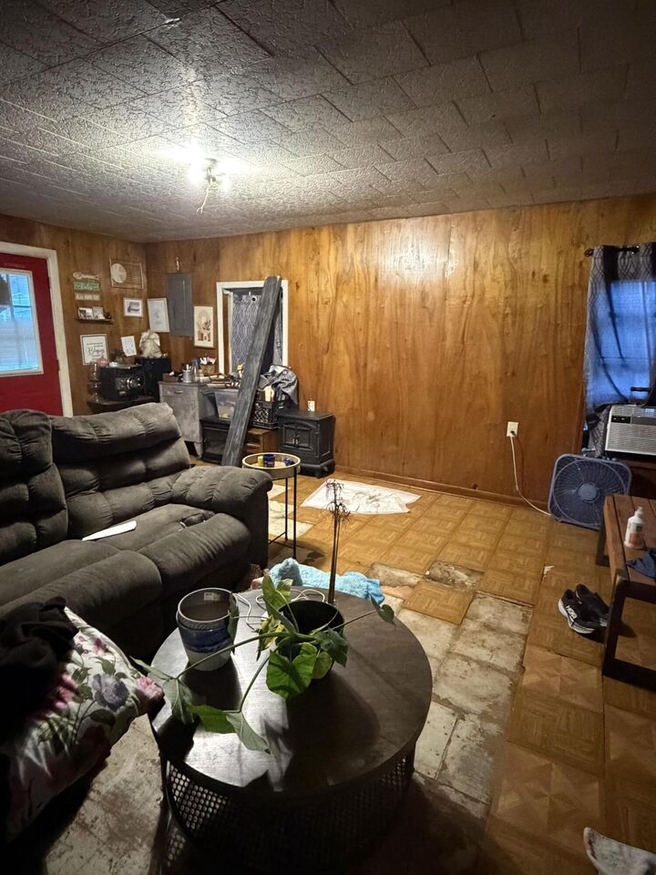Property Photo:  108 15th  LA 70648 