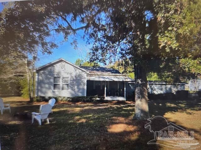 Property Photo: 715 N 46th Ave FL 32506