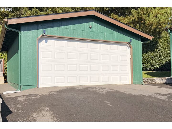 Property Photo:  32700 SE Leewood Ln 2065  OR 97009 