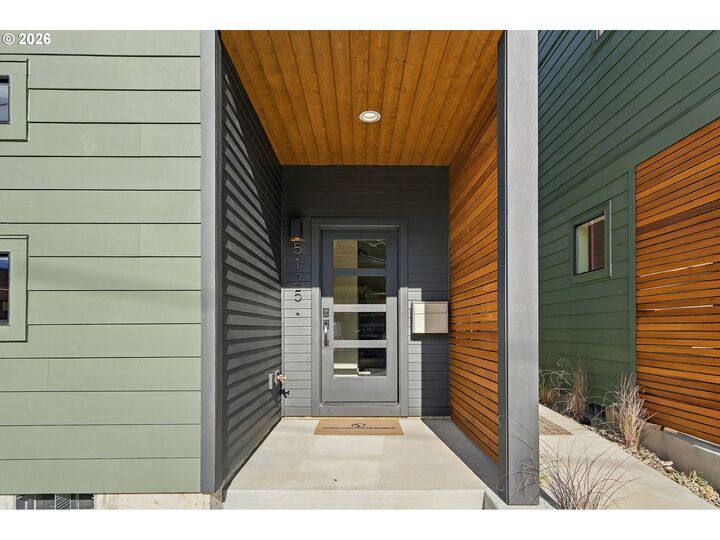 Property Photo: 5125 SE Ankeny St OR 97215