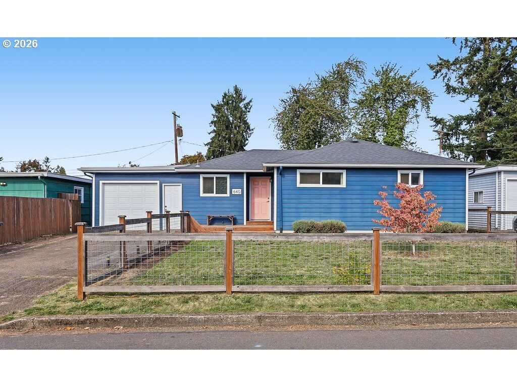Property Photo: 640 Tinamou Ln OR 97477