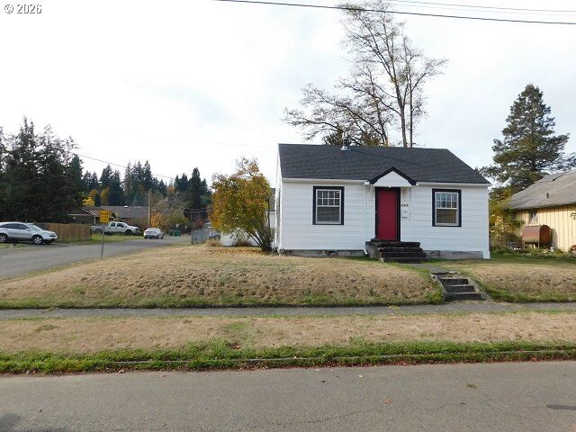 Property Photo:  607 Madison Ave  OR 97064 