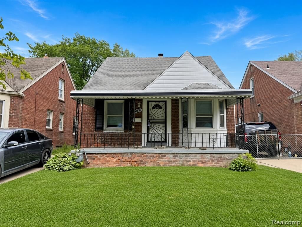 Property Photo:  11696 Glastonbury Avenue  MI 48228 