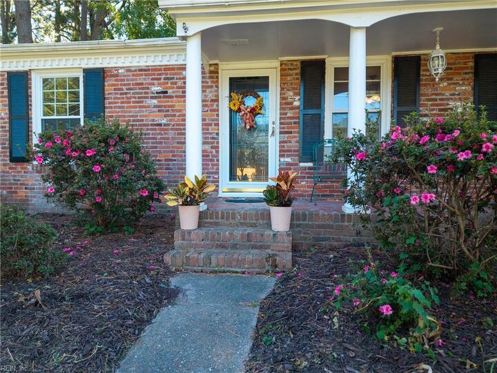 Property Photo:  4009 Santa Maria Dr  VA 23321 