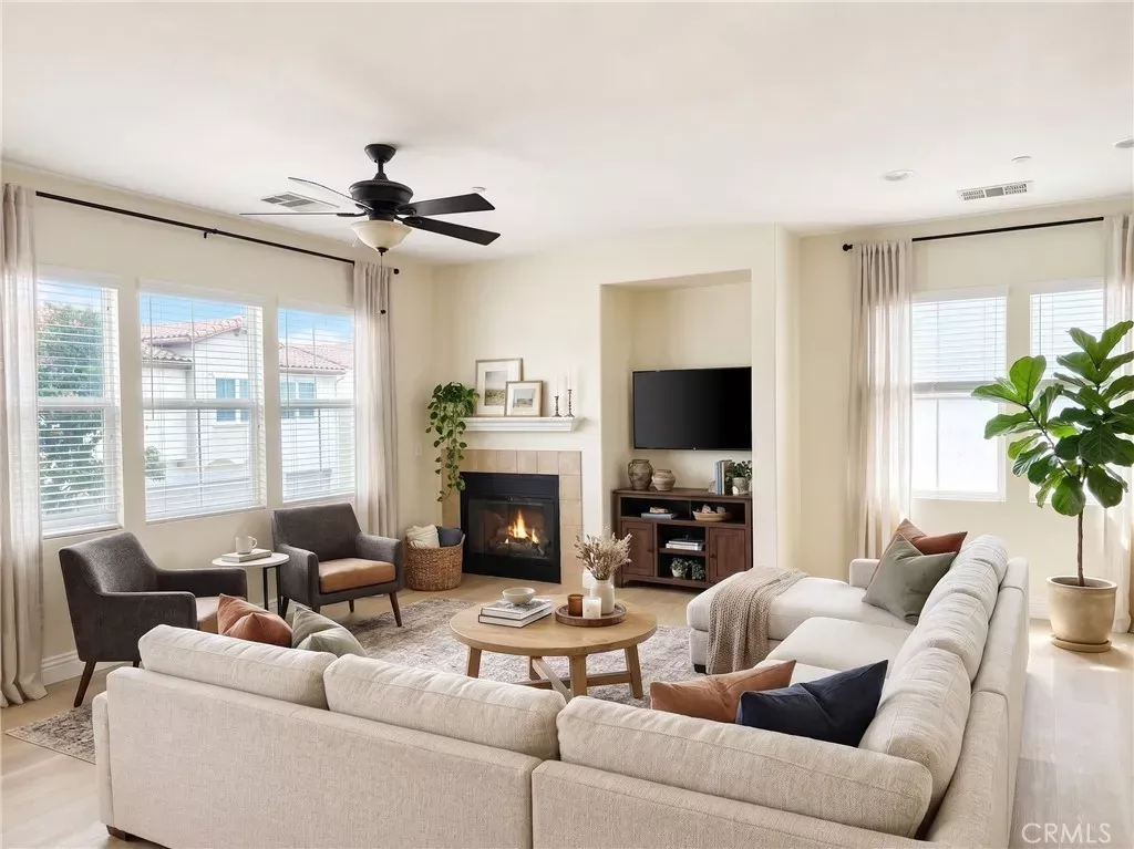 Property Photo:  15632 Vista Way 100  CA 92532 