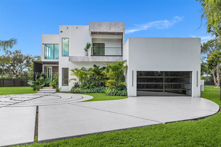 Property Photo: 9530 SW 95th Ct FL 33176
