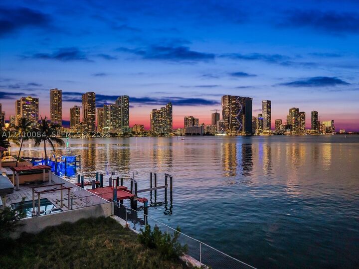 Property Photo:  851 N Venetian Dr  FL 33139 