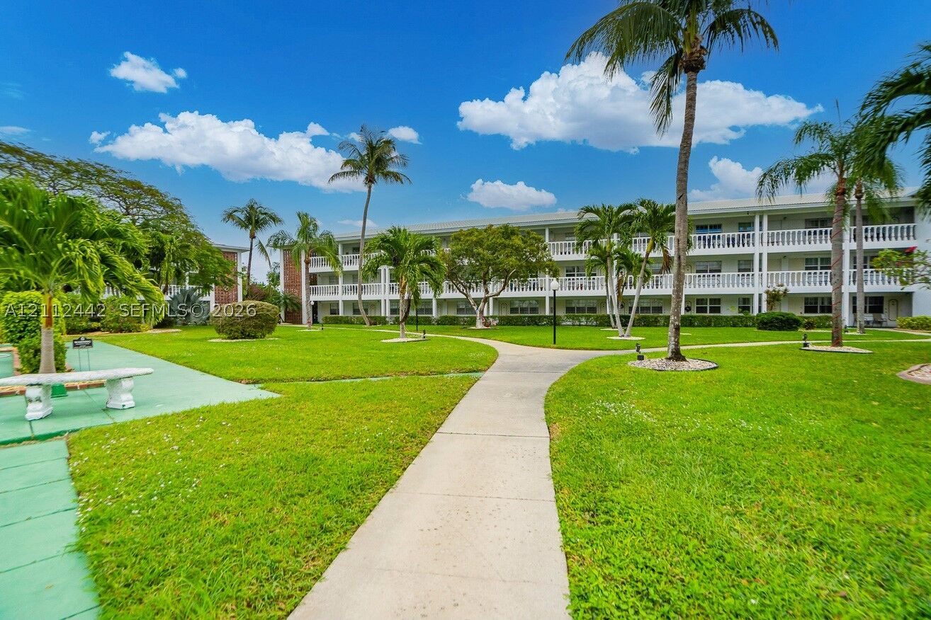 Property Photo:  2455 NE 51st St E114  FL 33308 
