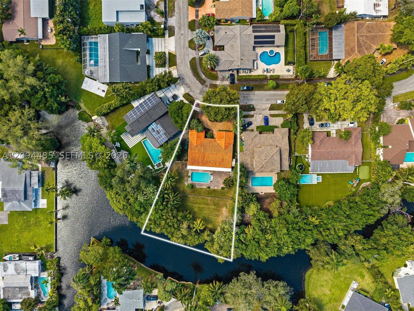 Property Photo: 20011 NE 25th Ave FL 33180