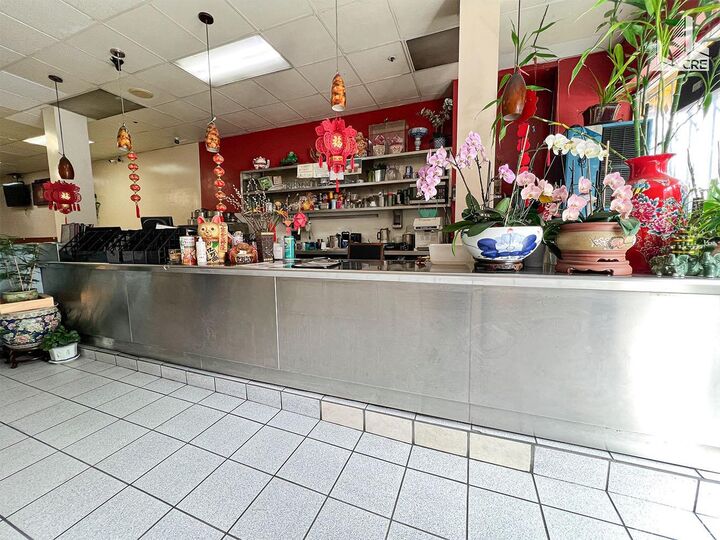 Property Photo: 670 Broadway CA 94133