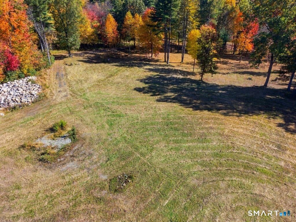 Property Photo:  61 Barn Door Hills Road  CT 06035 