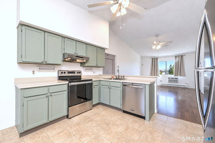 Property Photo: 330 Savin Avenue 40 CT 06516