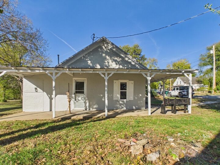 Property Photo: 809 Cherry Street MO 65689