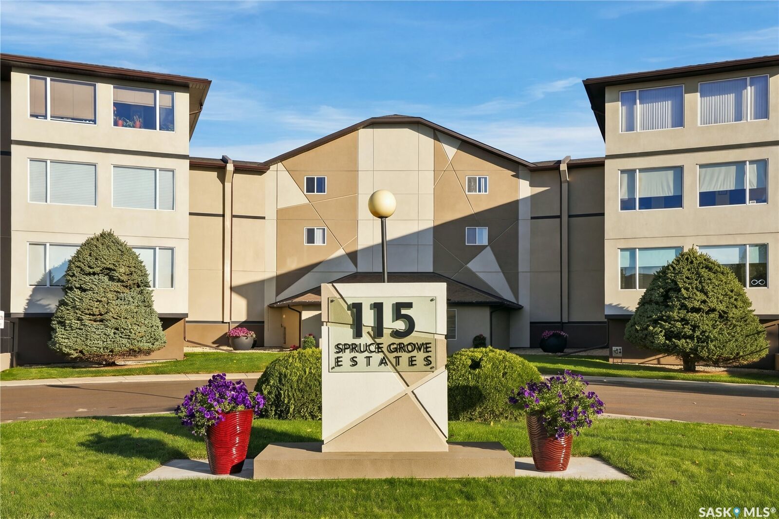 Property Photo: 115 Keevil Crescent 207 SK S7N 4P2