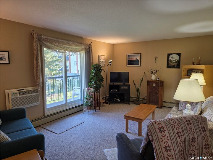 Property Photo:  2013 Arlington Avenue 107  SK S7J 2H6 