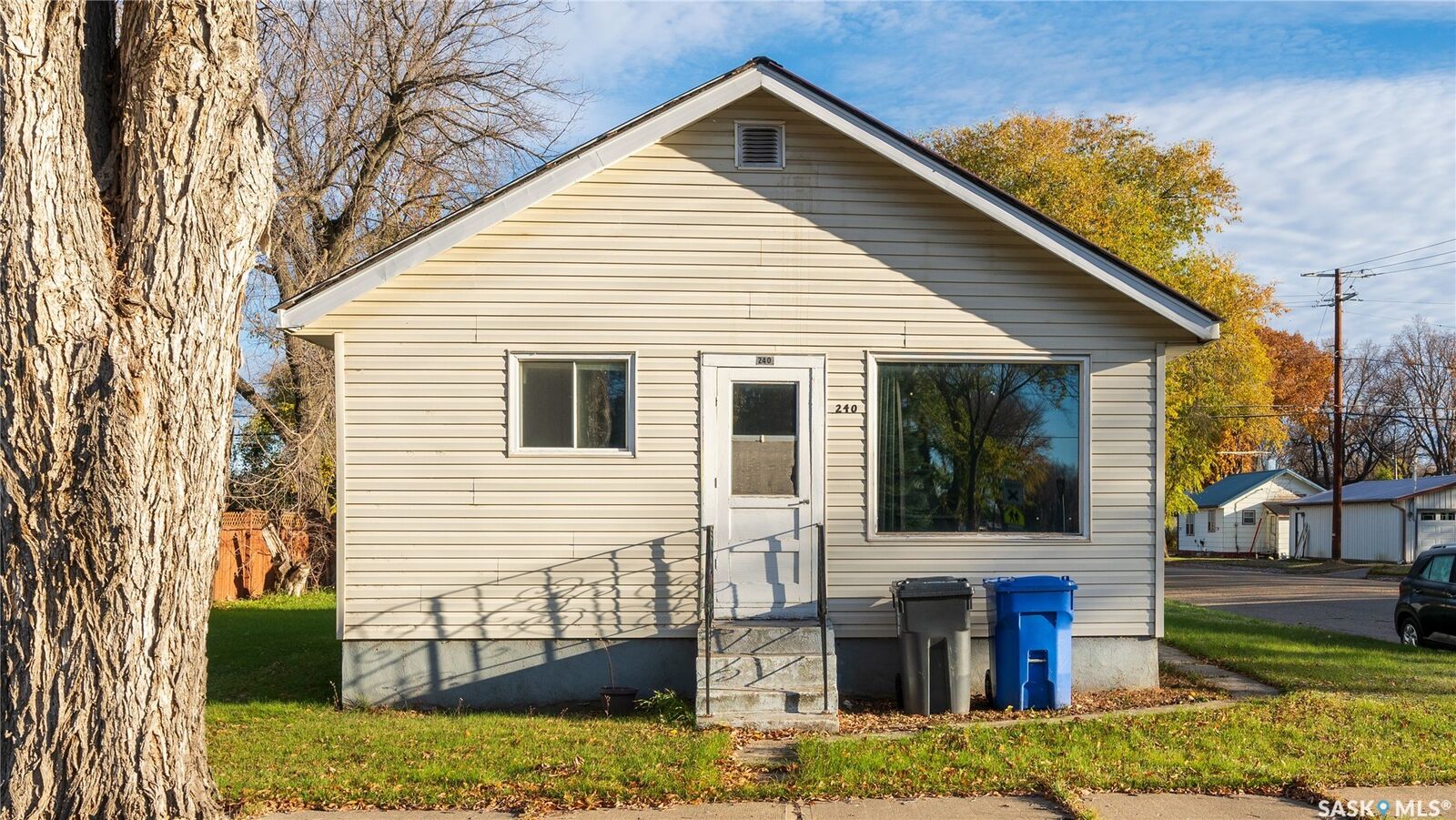 Property Photo: 240 6th Avenue E SK S0A 0L0