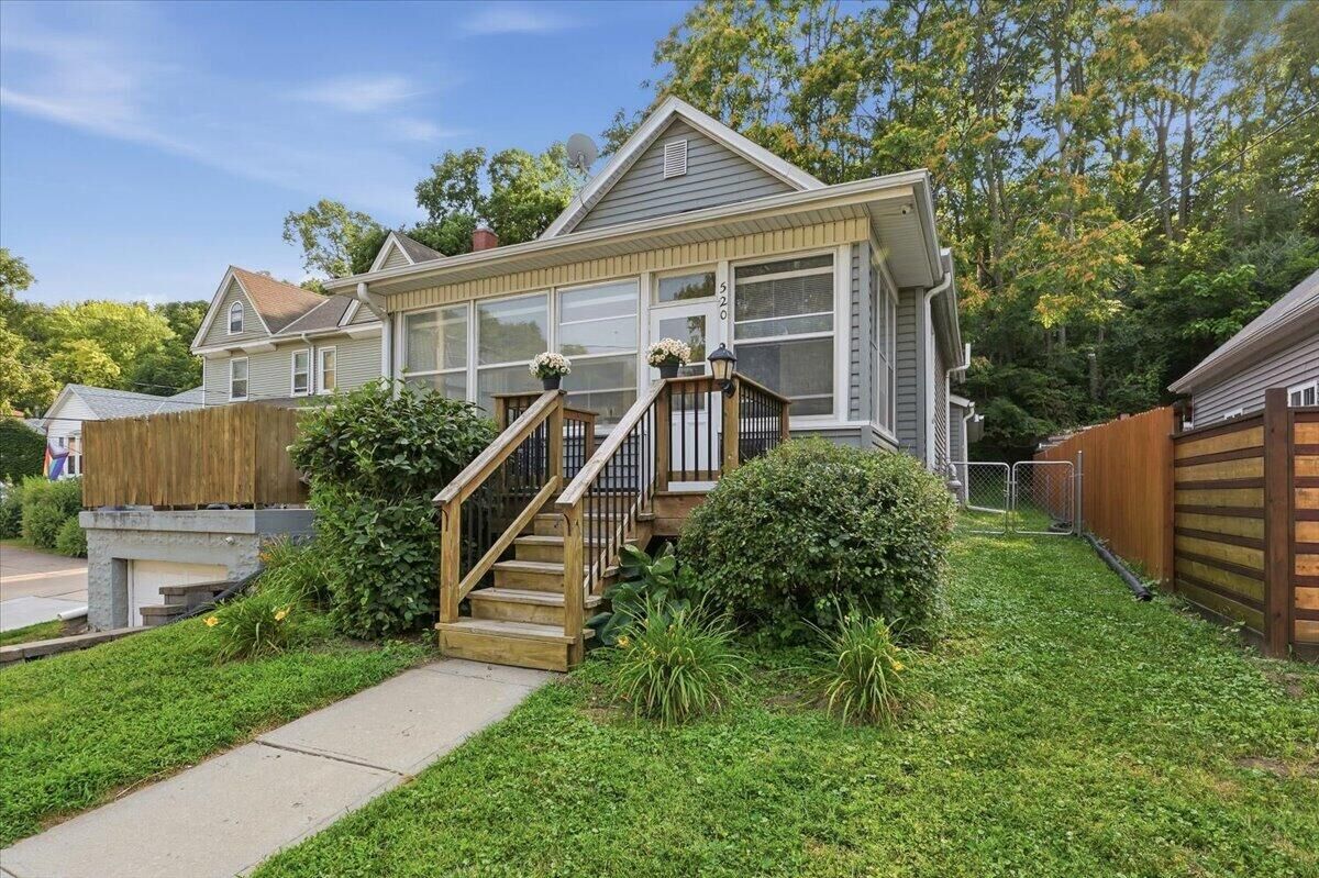 Property Photo:  520 S 1st  Street  IA 51503 