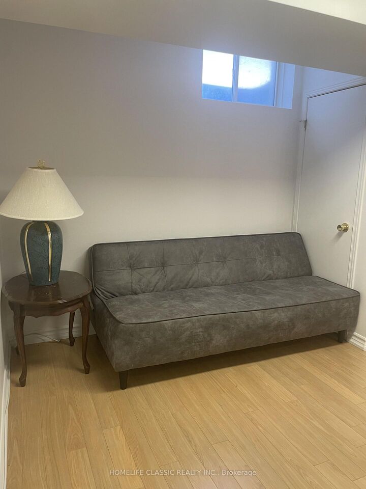 Property Photo: 102 Church Street S Lower ON L4C 1W3