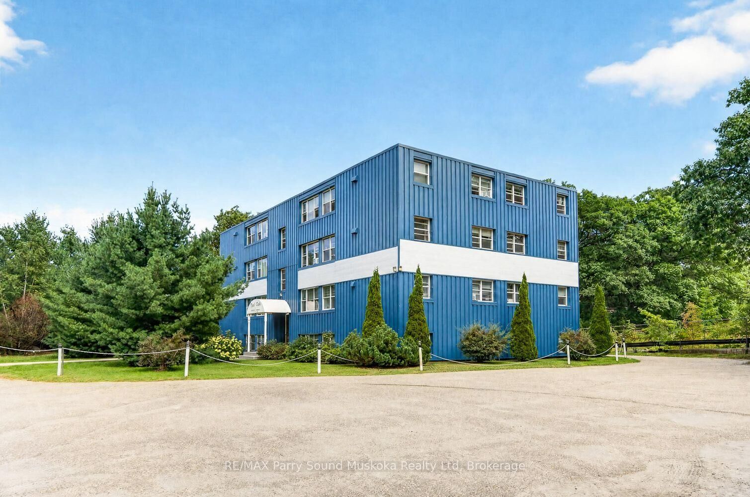 Property Photo:  118 Isabella Street 5  ON P2A 1N1 