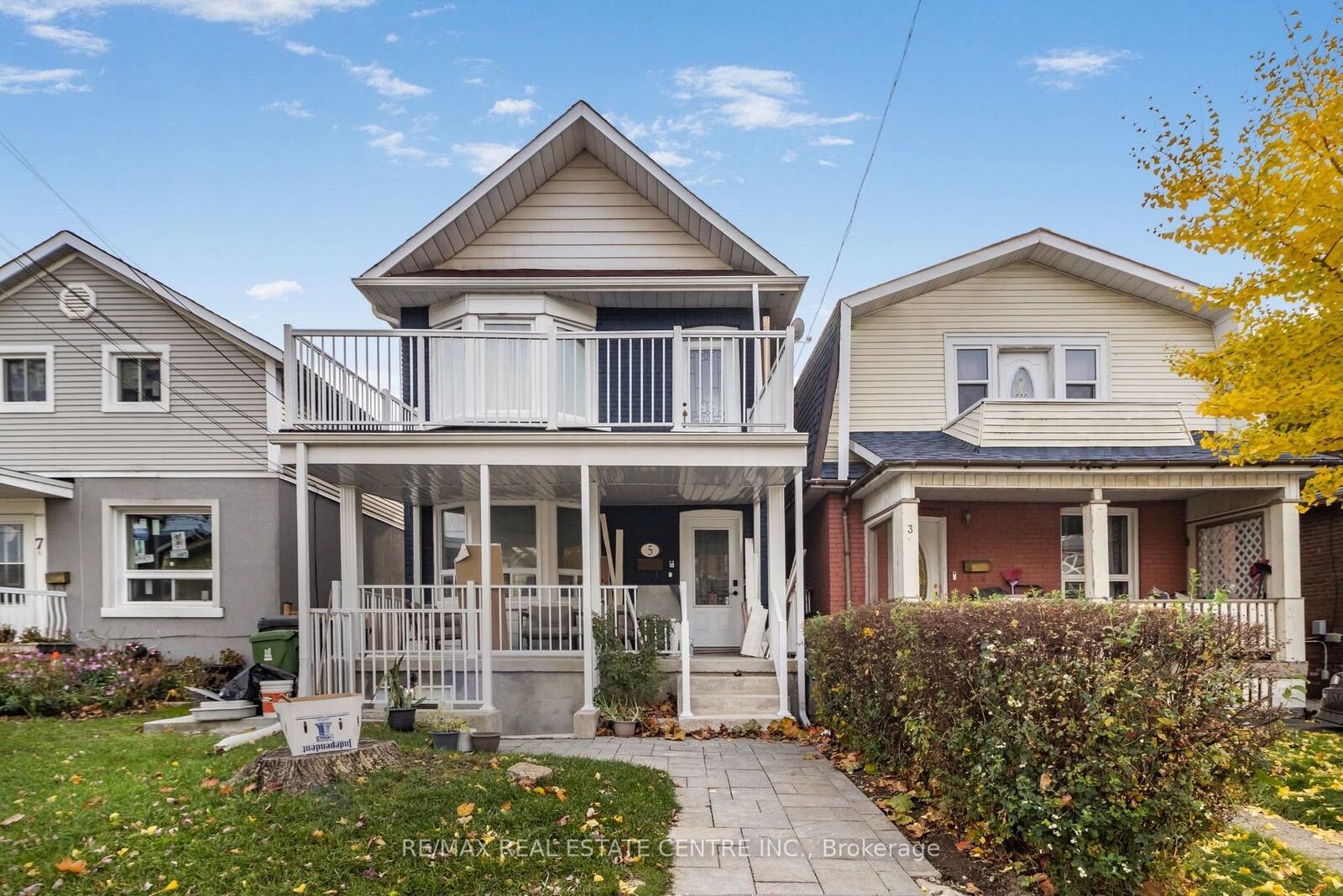 Property Photo: 5 Rutherford Avenue ON M6M 2C5