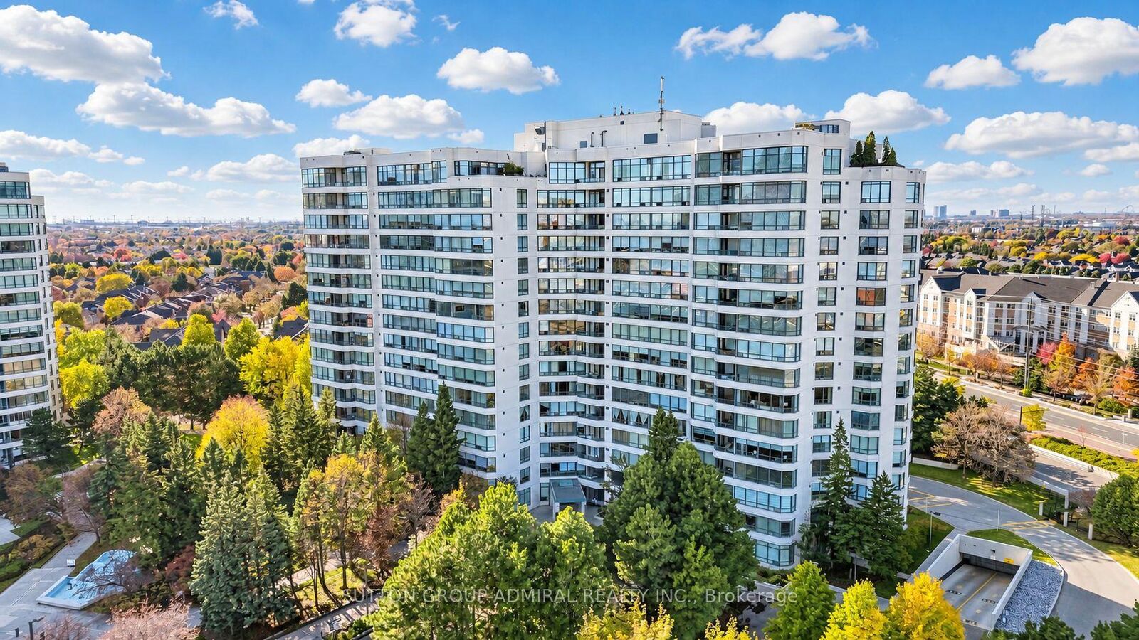 Property Photo: 120 Promenade Circle 1001 ON L4J 7W9