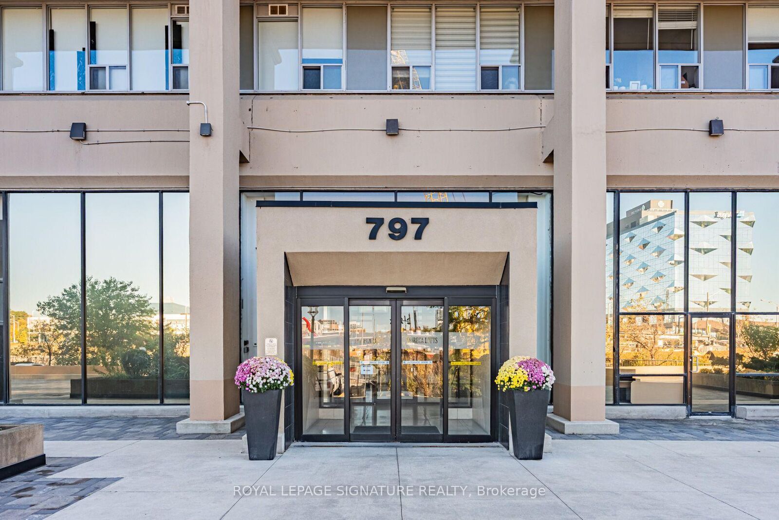 Property Photo:  797 Don Mills Road 809  ON M3C 1V1 