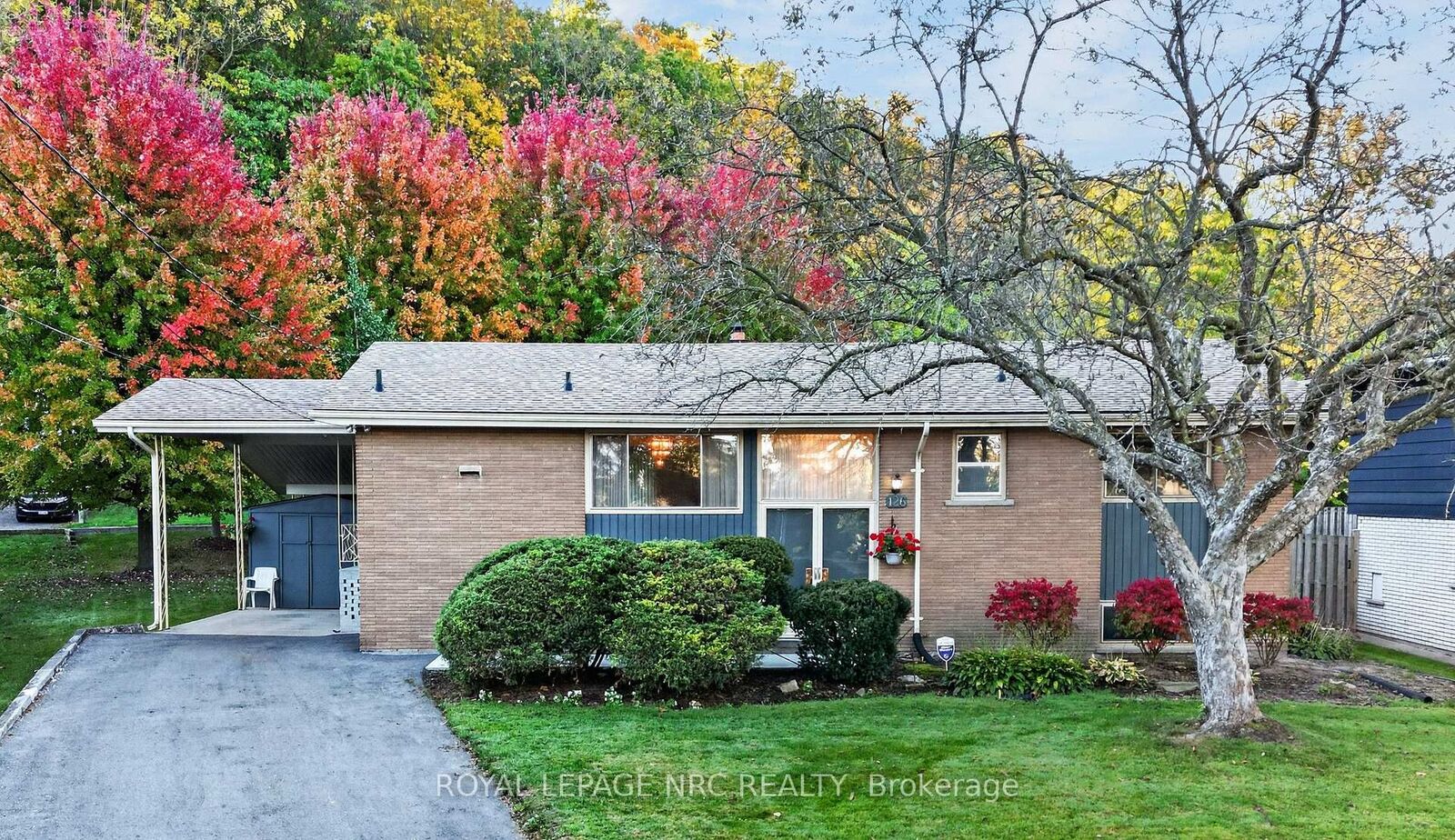 Property Photo:  126 Woodside Drive  ON L2T 1X2 