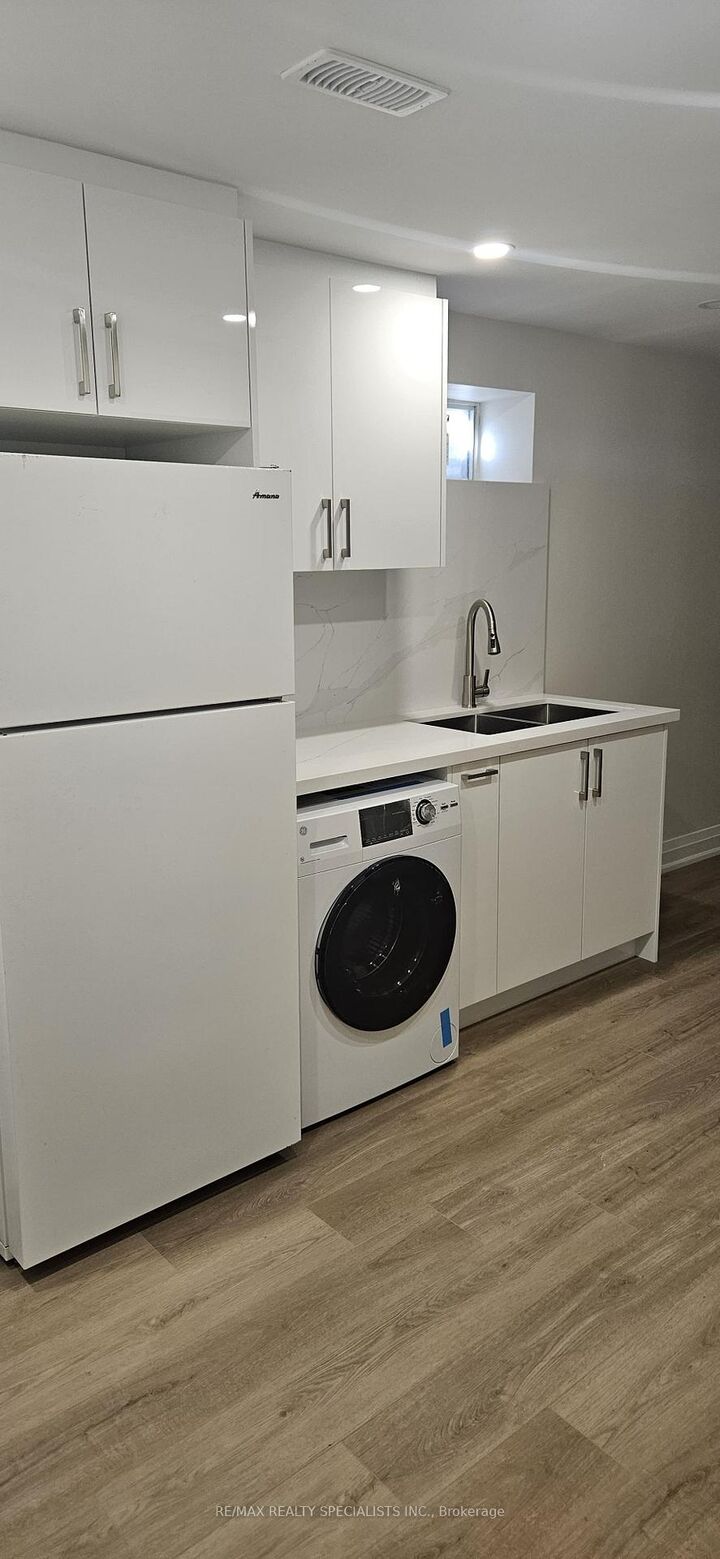Property Photo:  6419 Chaumont Crescent Basement  ON L5N 2M7 