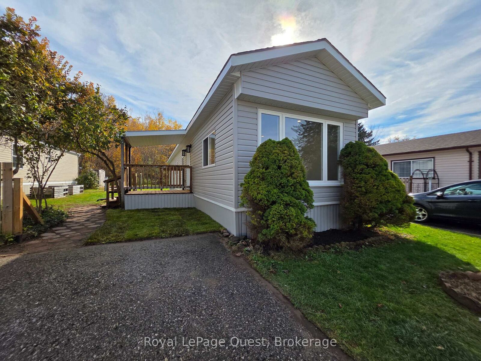 Property Photo:  1309 Hilltop Road  ON L3V 6H7 