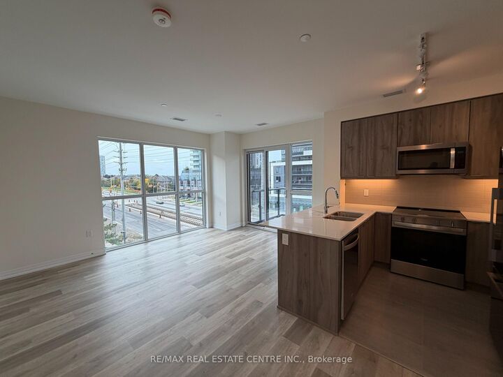 Property Photo:  15 Watergarden Drive 420  ON L5R 0H4 