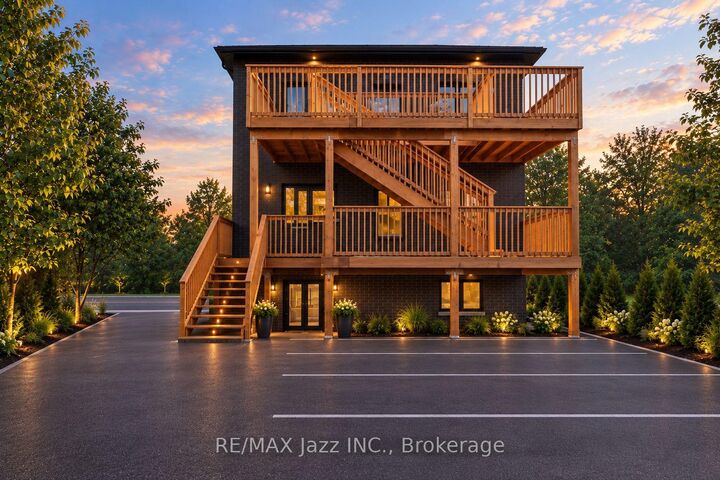 Property Photo:  639 Hortop Street Upper  ON L1G 4N4 