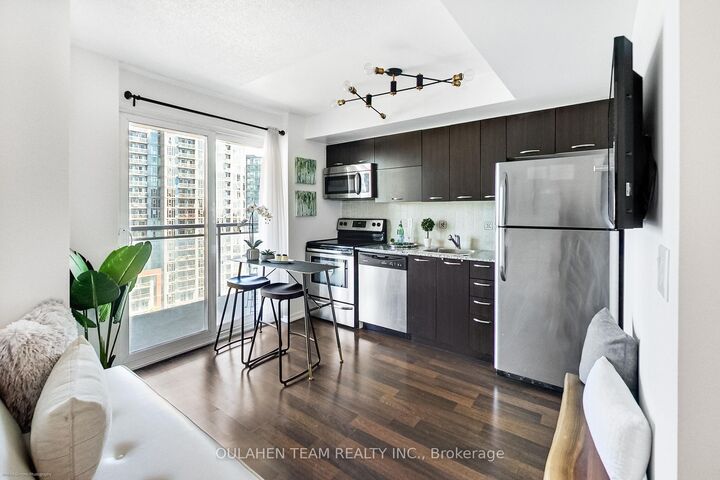 Property Photo:  38 Joe Shuster Way 1220  ON M6K 0A5 