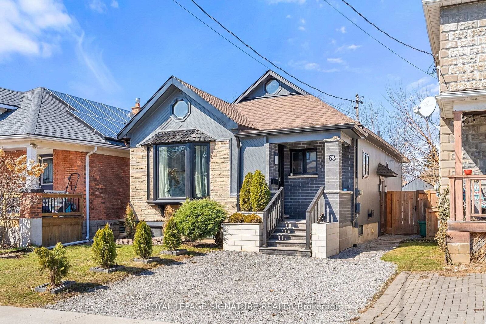 Property Photo:  63 Lowell Avenue E  ON L5N 0B3 