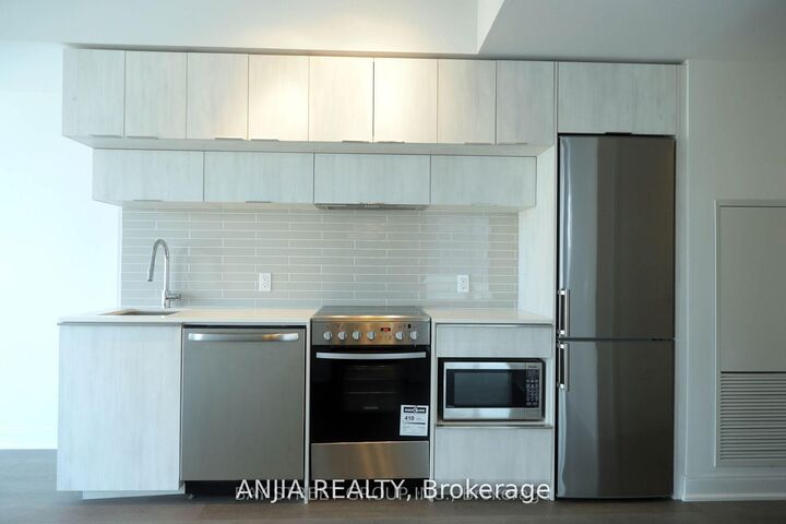 Property Photo: 181 Dundas Street E 2711-1br ON M5A 0N5