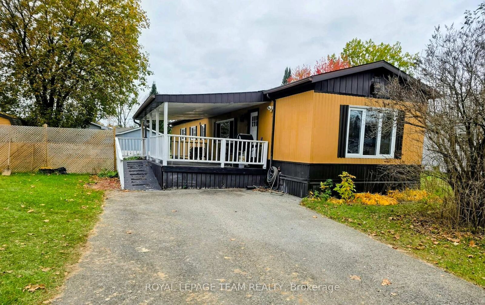 Property Photo:  114 Hutt Road N  ON K6V 5T2 
